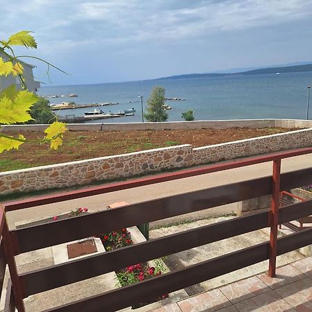 Apartmani Marija Pasman Luaran gambar
