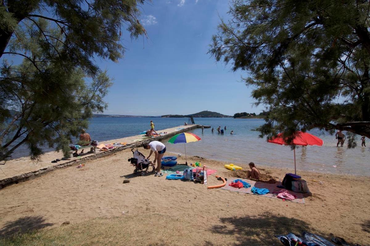 Apartmani Marija Pasman Luaran gambar