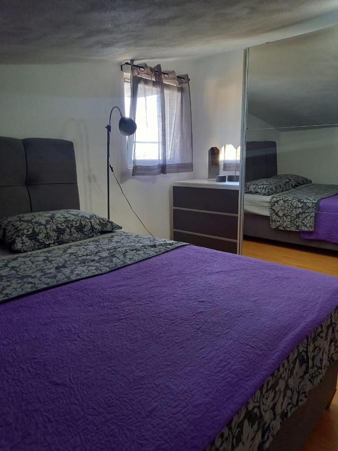 Apartmani Marija Pasman Bilik gambar