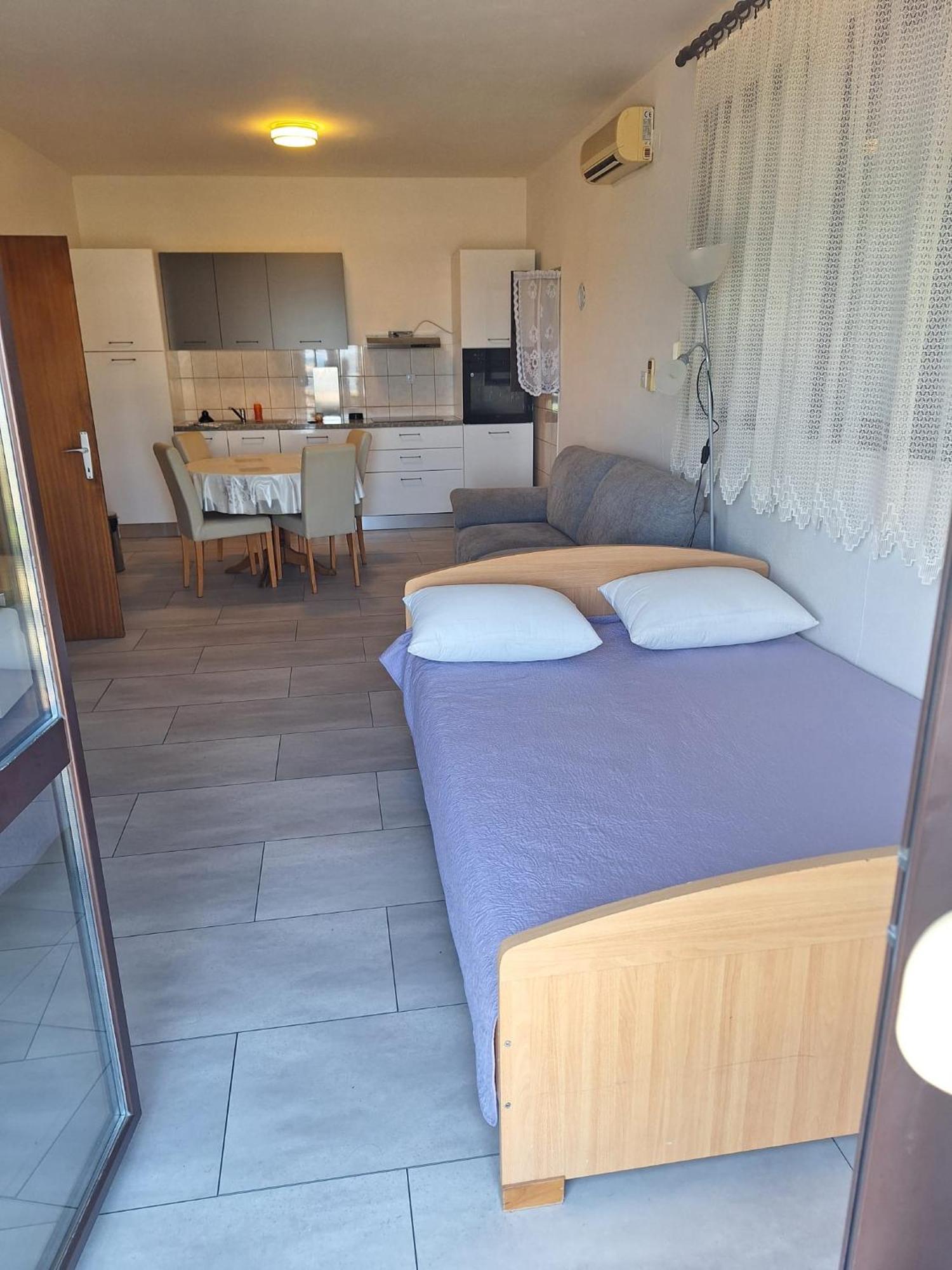 Apartmani Marija Pasman Bilik gambar
