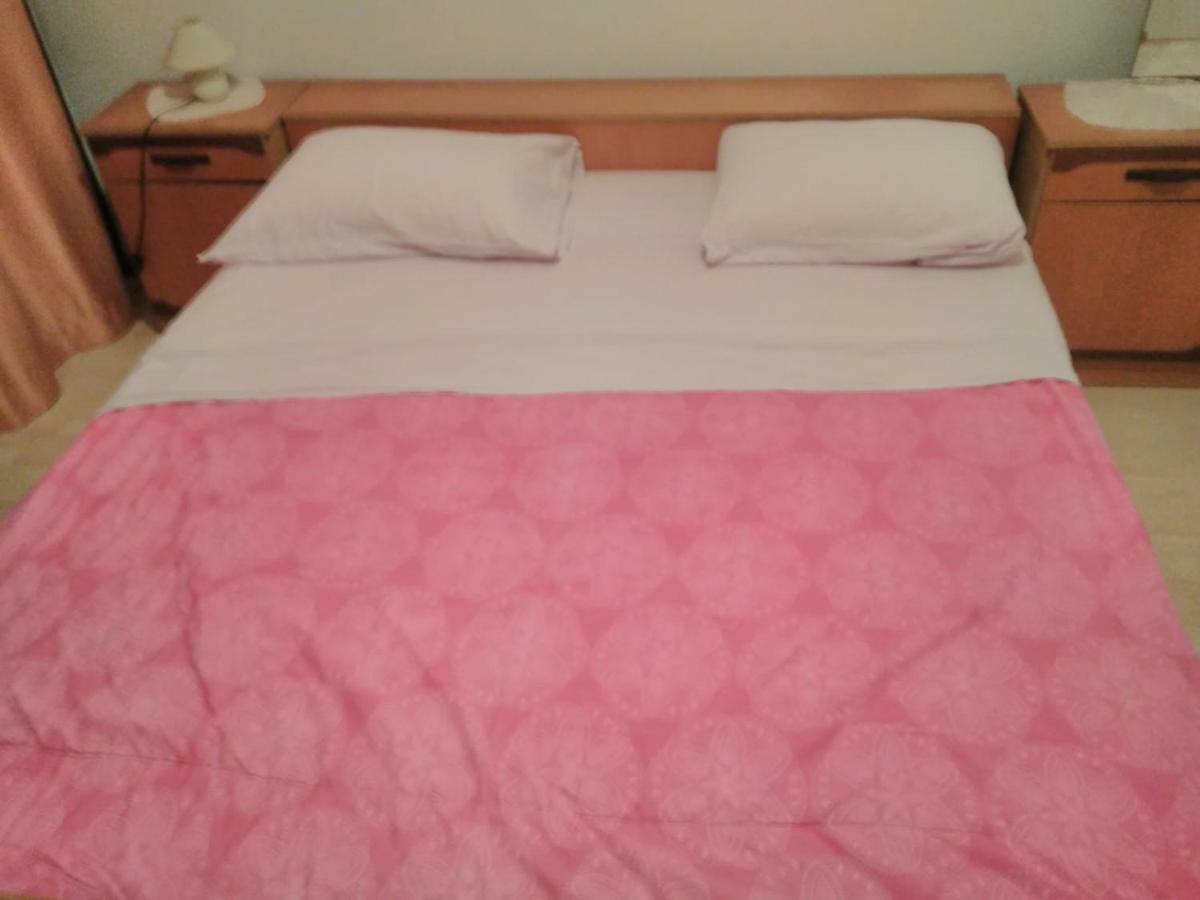 Apartmani Marija Pasman Luaran gambar