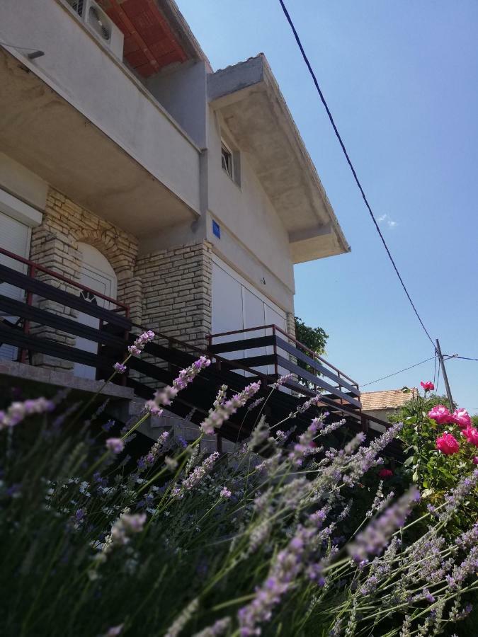 Apartmani Marija Pasman Luaran gambar